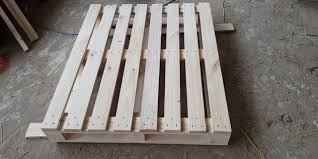 Pallet gỗ 2 hướng nâng